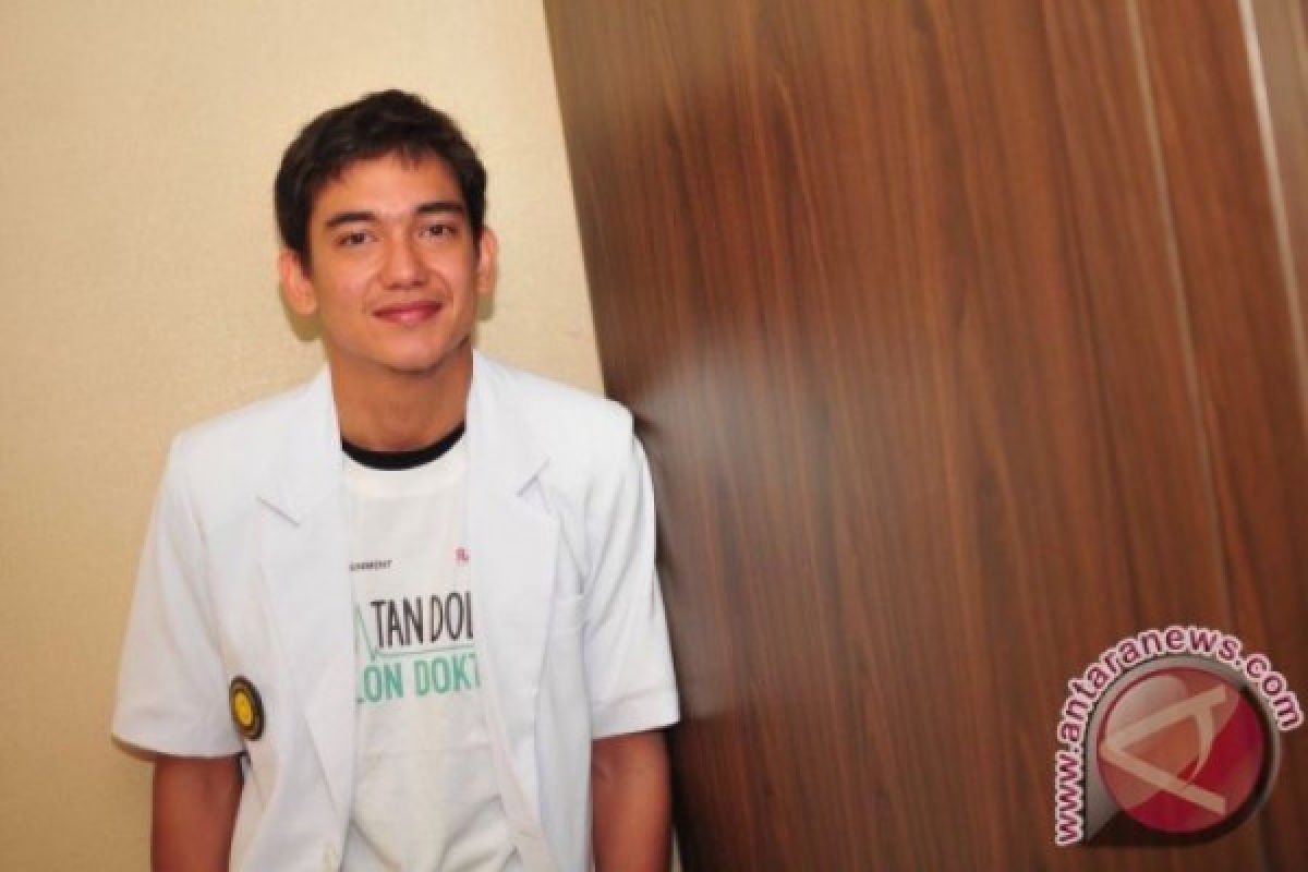 Soal akting,  Adipati Dolken pelajari secara otodidak