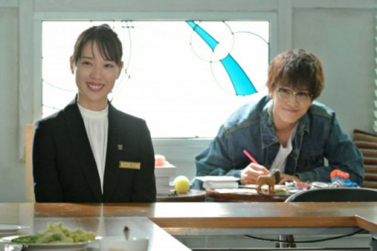 Takanori Iwata beradu akting dengan Toda Erika di "Hotel on the Brink"