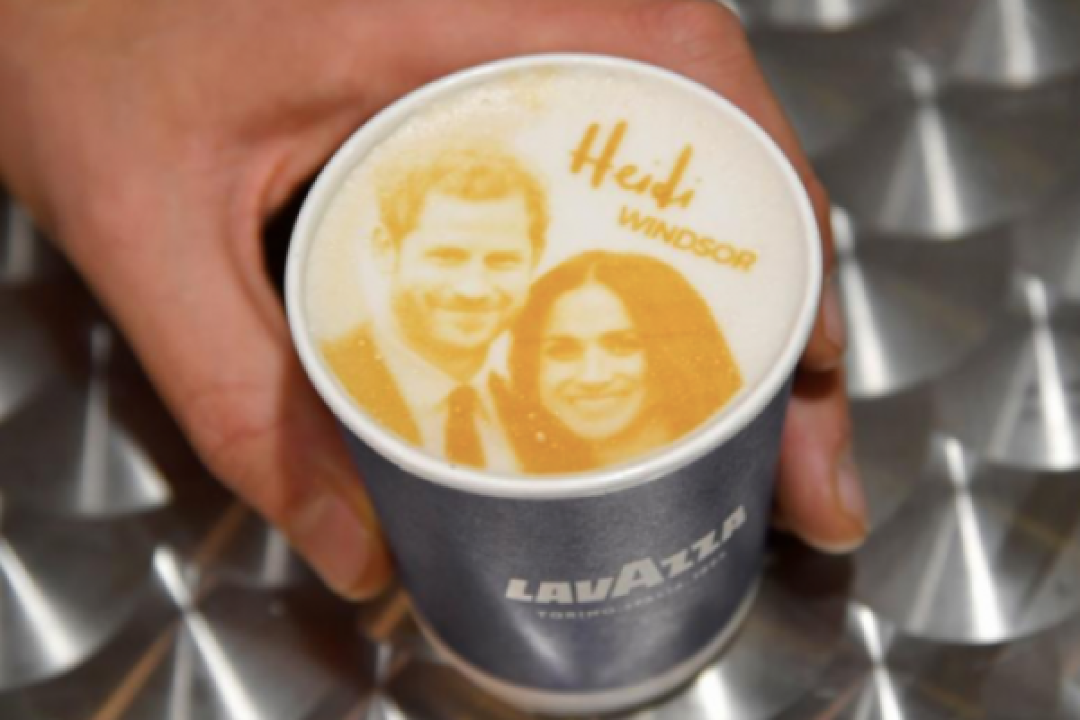 Toko roti di Windsor jual kopi "Megharryccino" bergambar Meghan - Harry