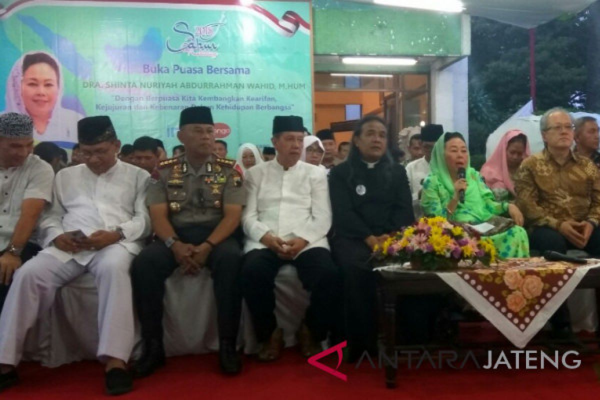 Shinta Nuriyah imbau masyarakat rukun jelang pilpres