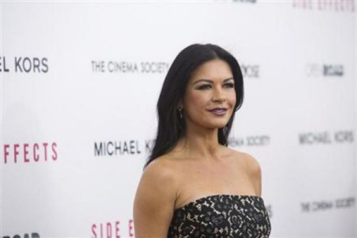 Catherine Zeta-Jones akan bermain dalam dark comedy produksi Facebook