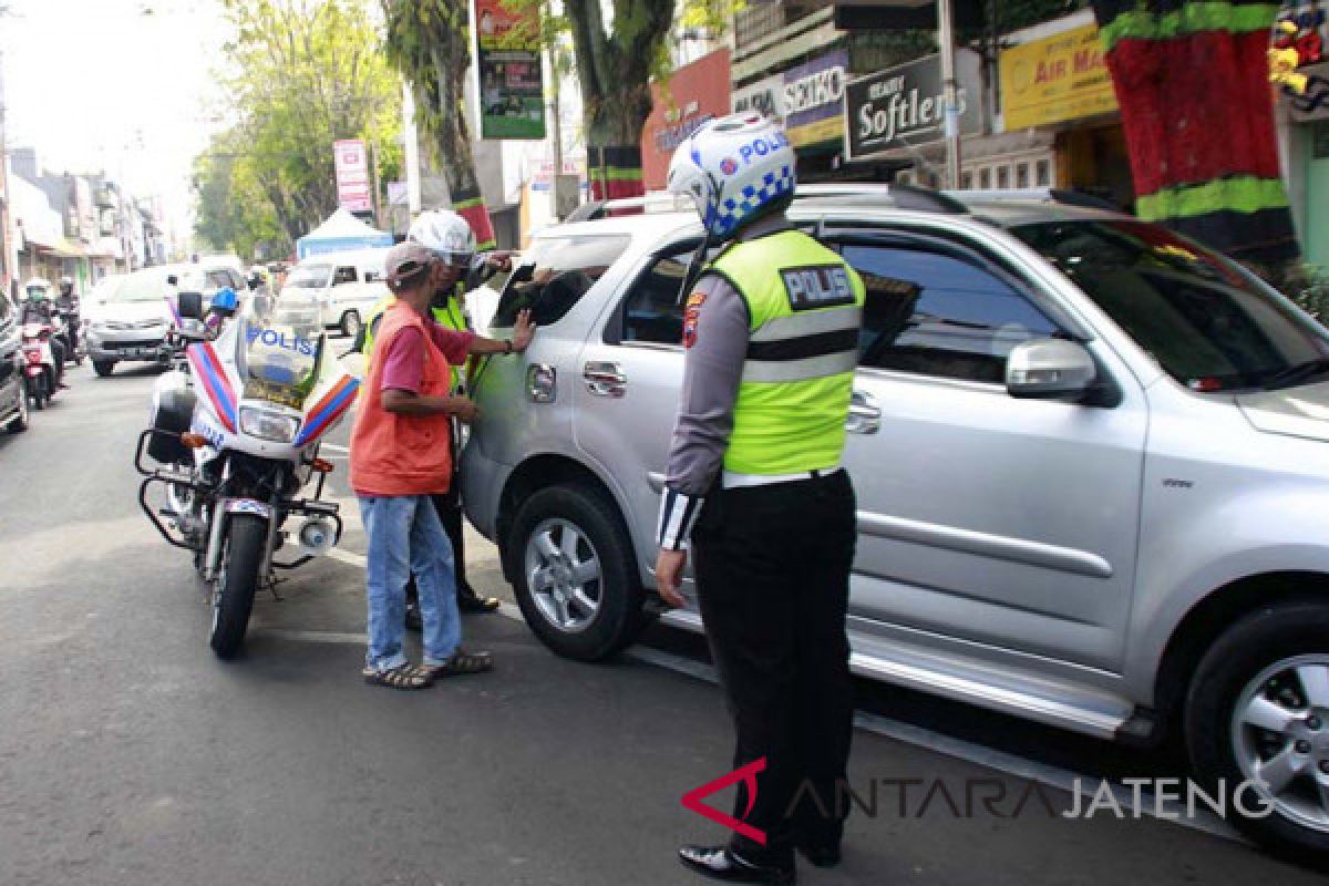 DIishub Kota magelang rekayasa parkir kawasan "Pecinan"