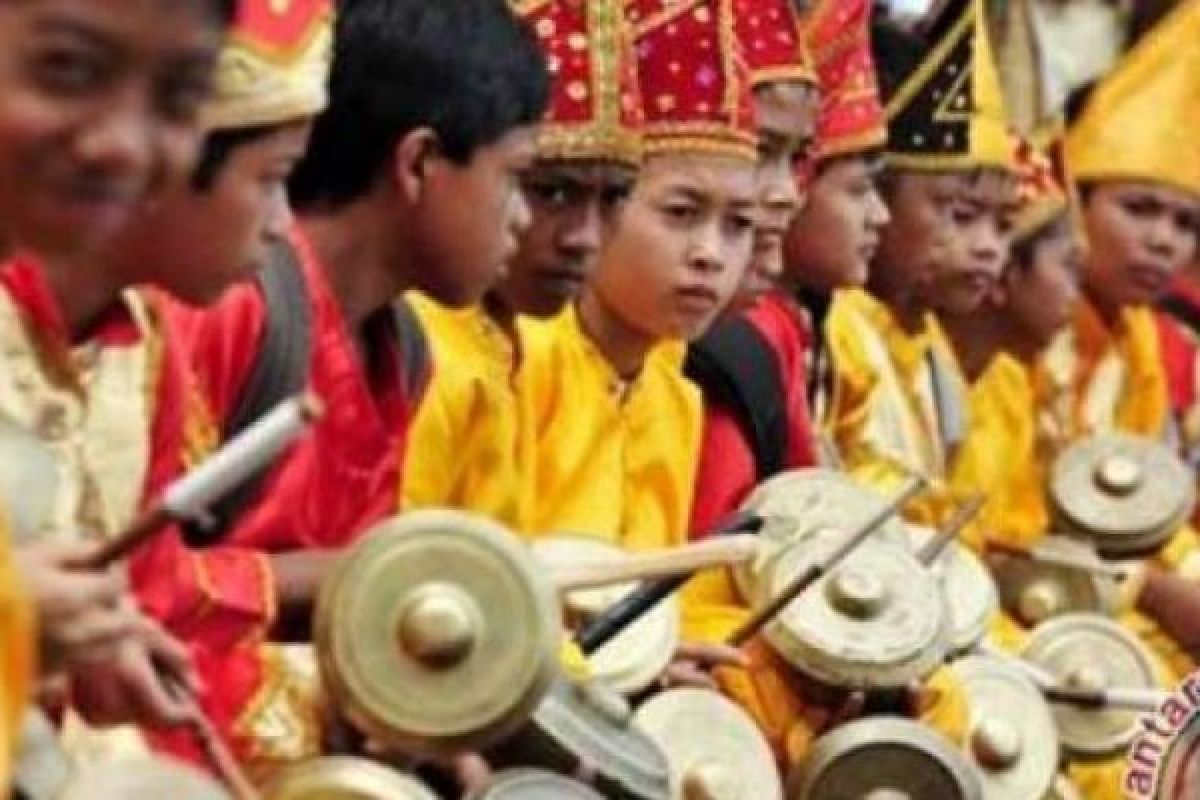 Kebun Binatang Kasang Kulim Gelar Pertunjukan Tradisional