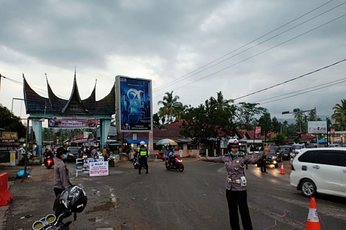 Atasi kemacetan, polisi minta pemkab buatkan jalur baru dari Lembah Harau