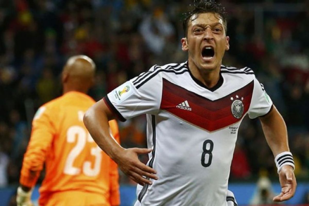 Ozil main sejak menit pertama saat Jerman kontra Meksiko