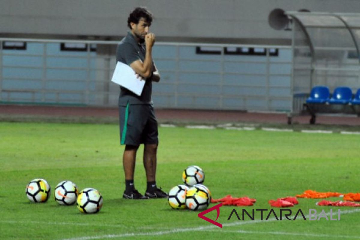 Pelatih Garuda, legenda Timnas Indonesia Peri Sandria  pilih Milla daripada Tae-Yong