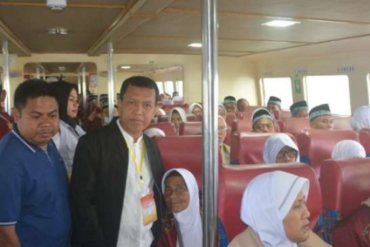 223 Jamaah Calon Haji Rohil Berangkat ke Embarkasi Batam, Besok Bertolak ke Tanah Suci