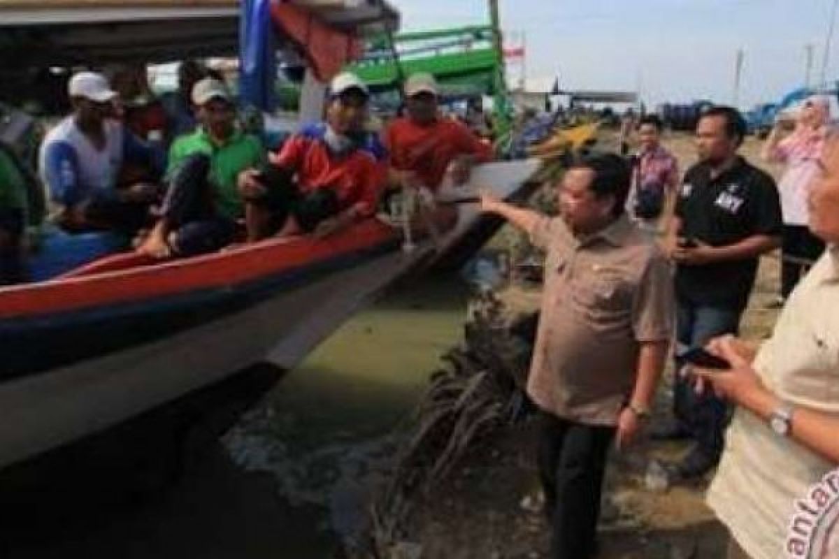 5 Kelompok Nelayan Dumai Dapat Bantuan Kapal dan Alat Tangkap Ikan Rawai dari KKP