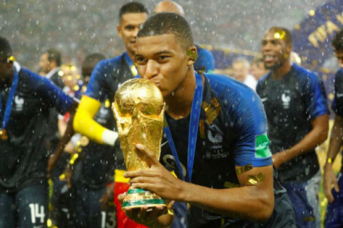 Mbappe dikritik karena absen bela Prancis