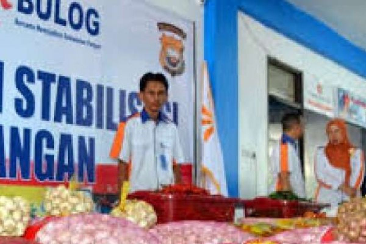 Bulog Gandeng Polda Riau Gelar Pasar Murah