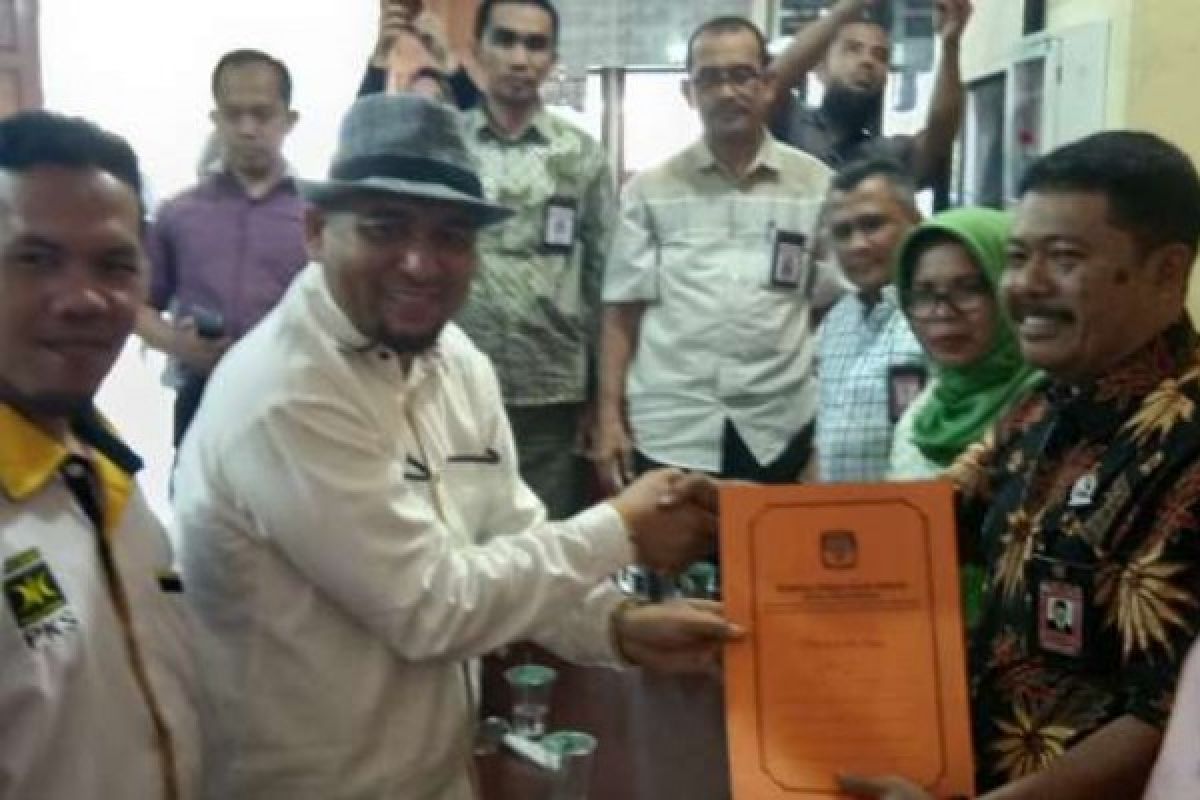 Jadi yang Pertama, PKS Daftarkan Bacalegnya ke KPU Pekanbaru