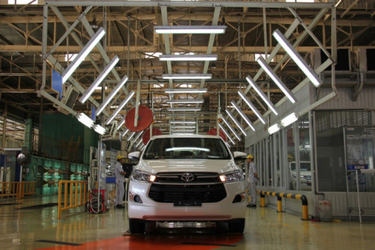 Produksi Toyota Kijang tembus dua juta mobil