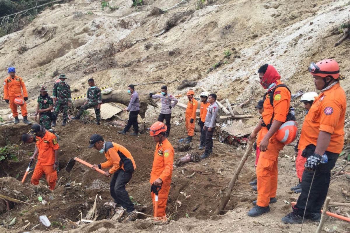 Tim SAR lanjutkan pencarian lima korban gempa di area longsor