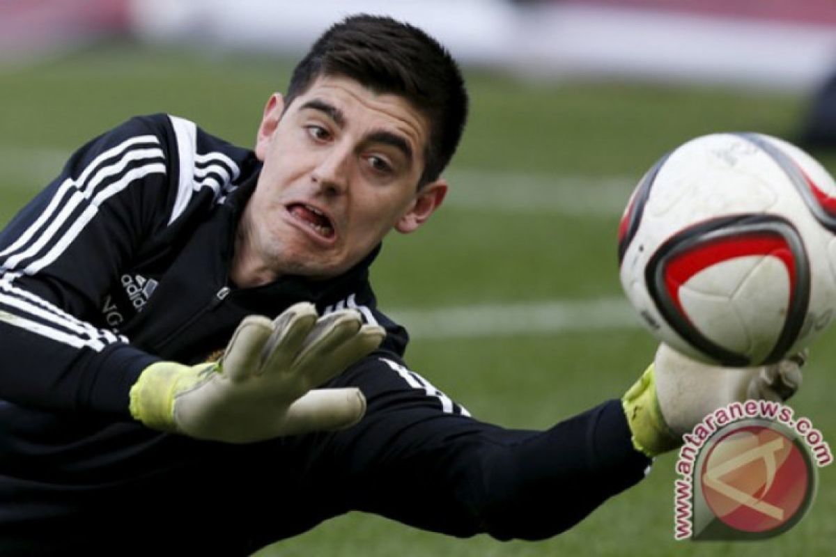 Courtois bujuk Eden Hazard perkuat Madrid