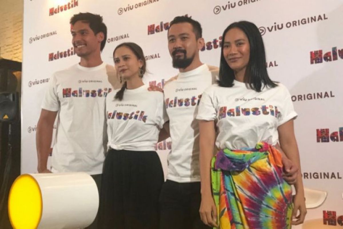 Tara Basro jadi banker muda sukses di series Viu "Halustik"