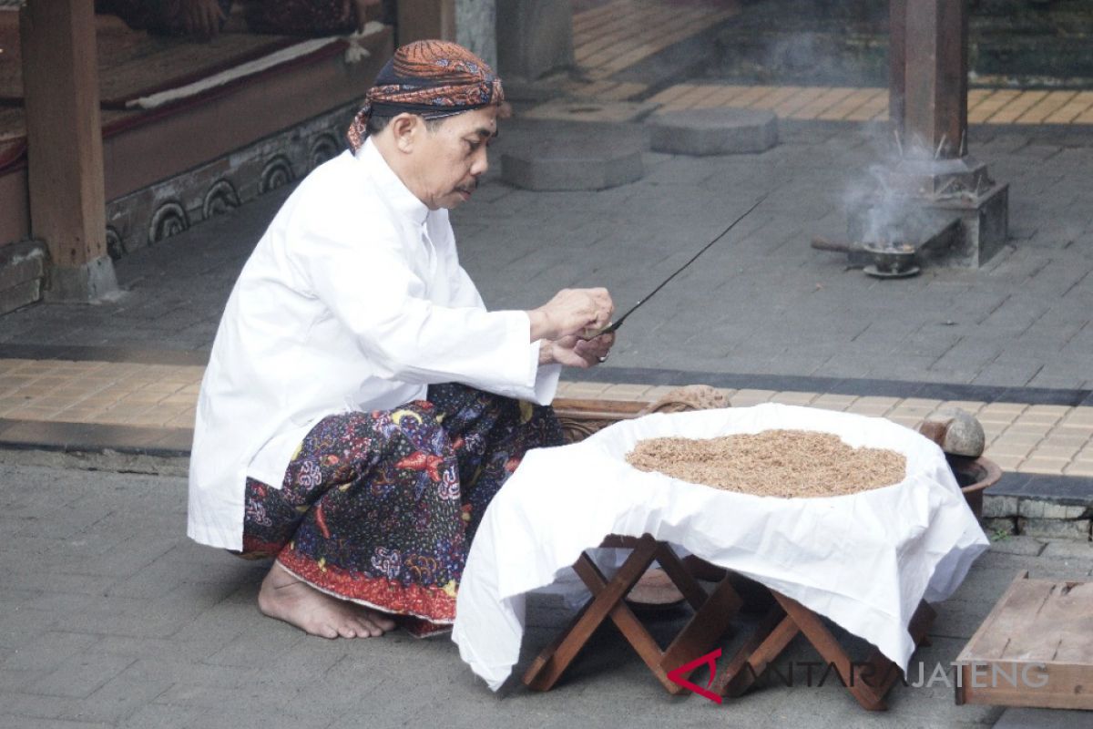 Keris Kiai Cinthaka, peninggalan Sunan Kudus dijamas