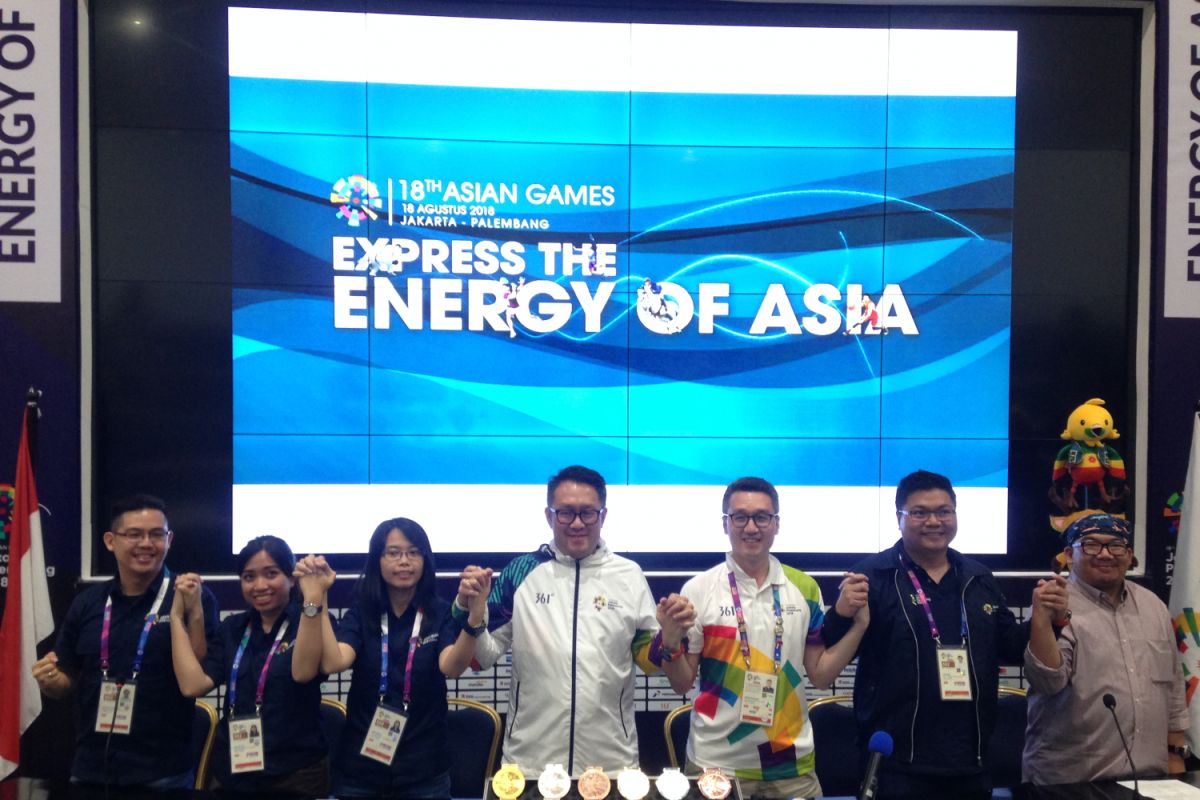 Suvenir Asian Games di GBK Laris Manis