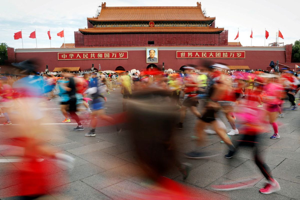 Bertekad turunkan angka COVID-19, China menunda maraton Beijing