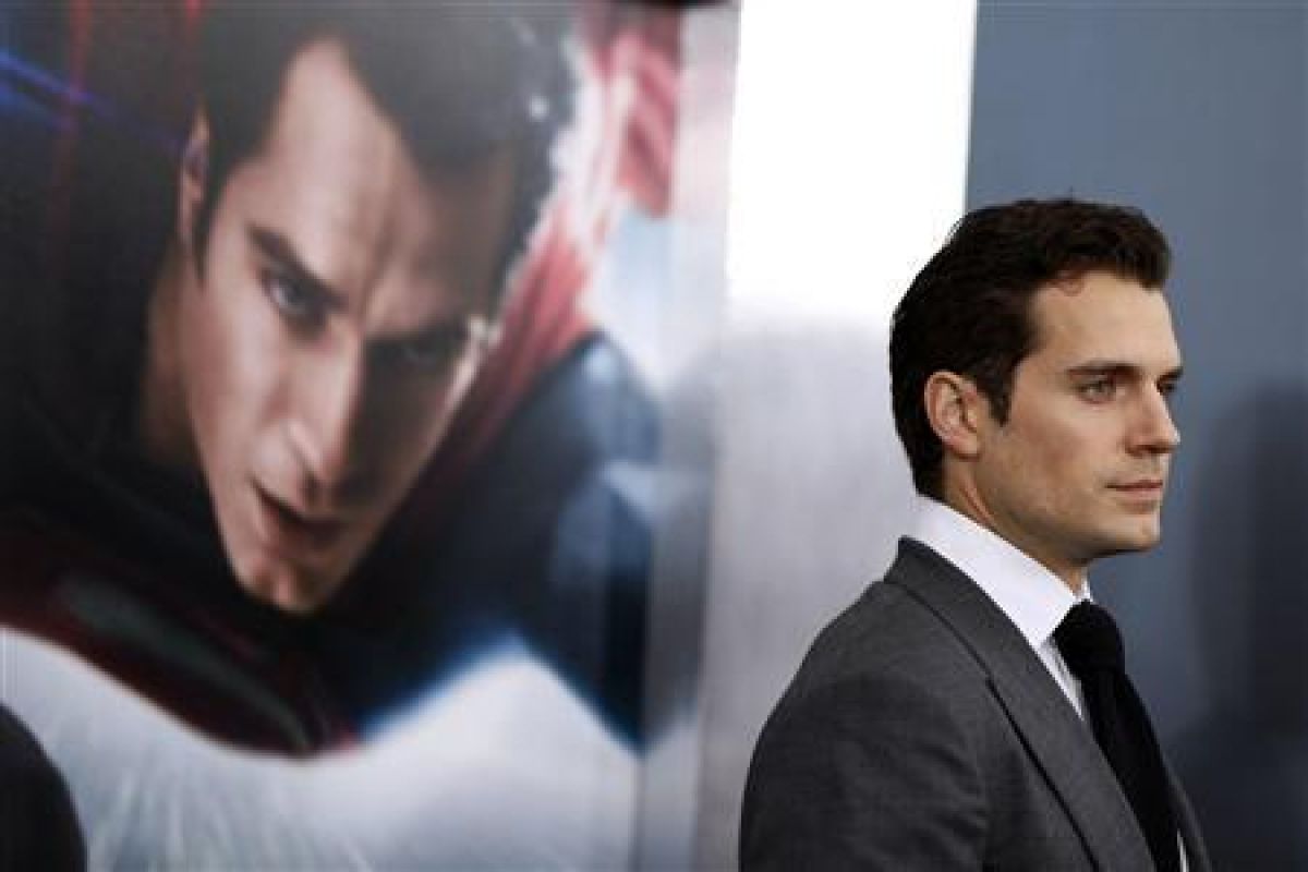 Henry Cavill ingin memerankan "James Bond"