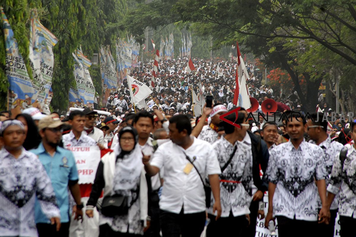 Kemendikbud:53 persen guru honorer belum punya NUPTK