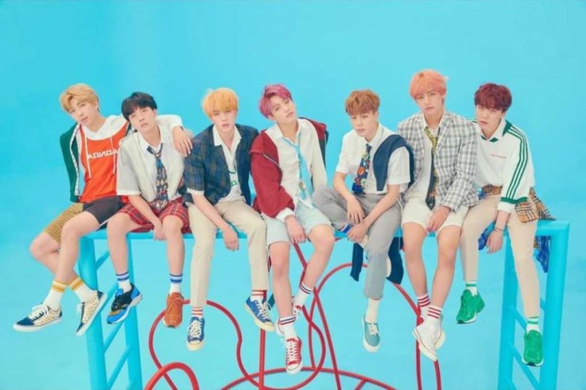 Lagu terbaru BTS "Idol" mendarat di posisi 11 Billboard Hot 100