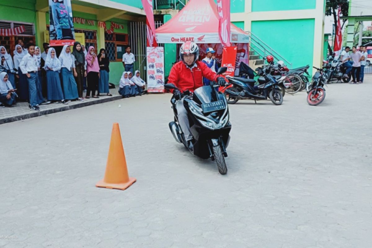 Astra motor edukasi 'safety riding' pelajar