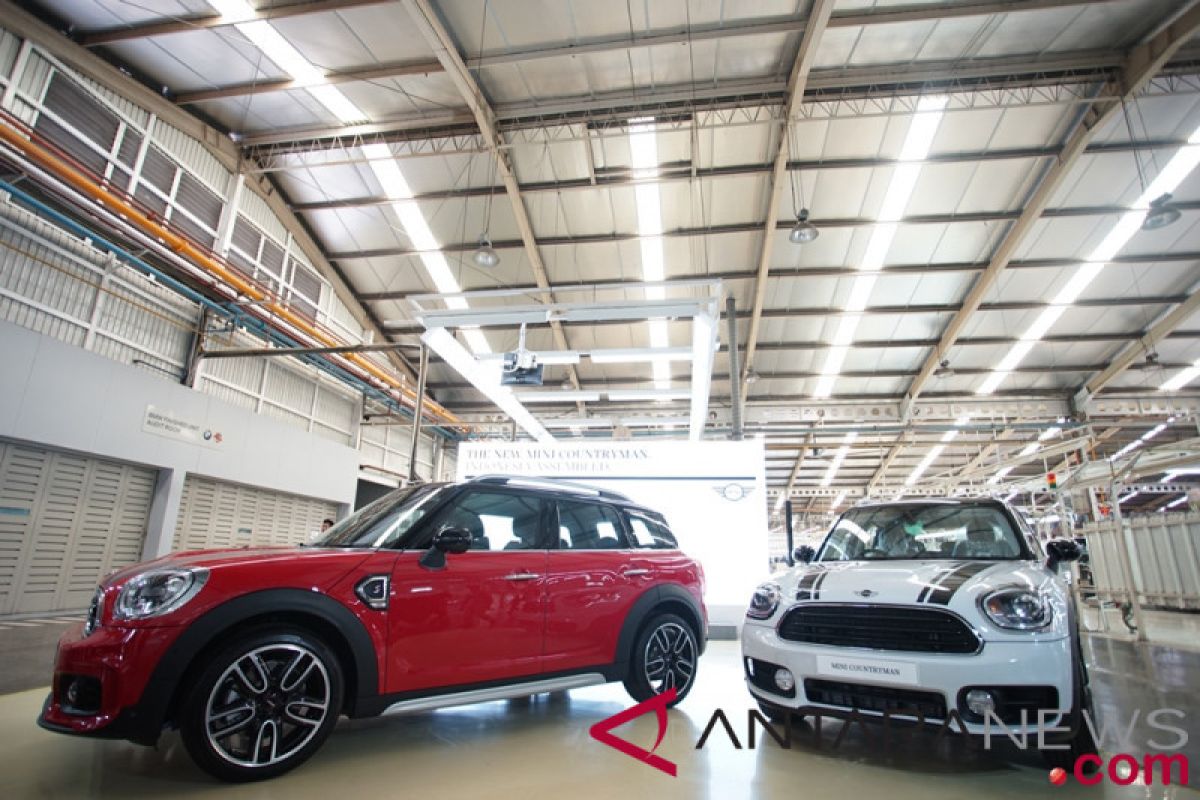 Tukang ojek bawa pulang Mini Cooper seharga Rp12.000 saja