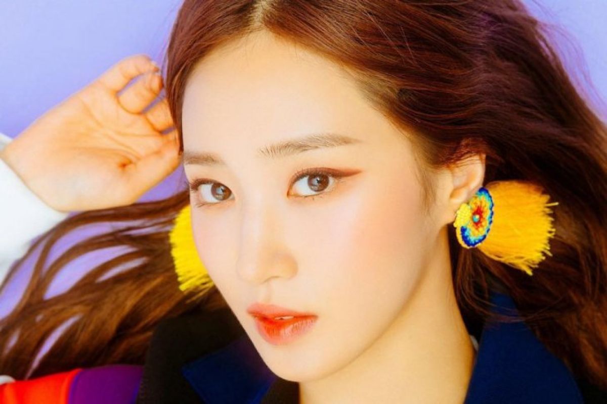 Yuri Girls SNSD akan luncurkan mini album debut solo