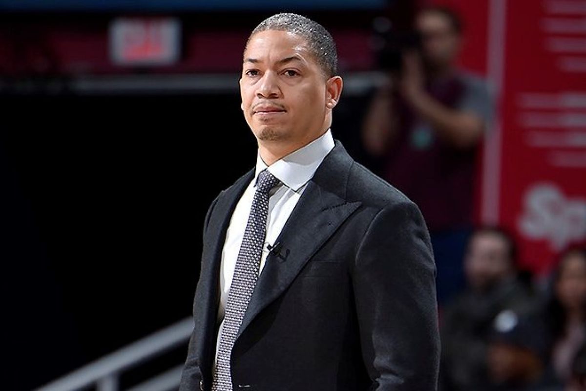 Tyronn Lue menjadi asisten pelatih Doc Rivers