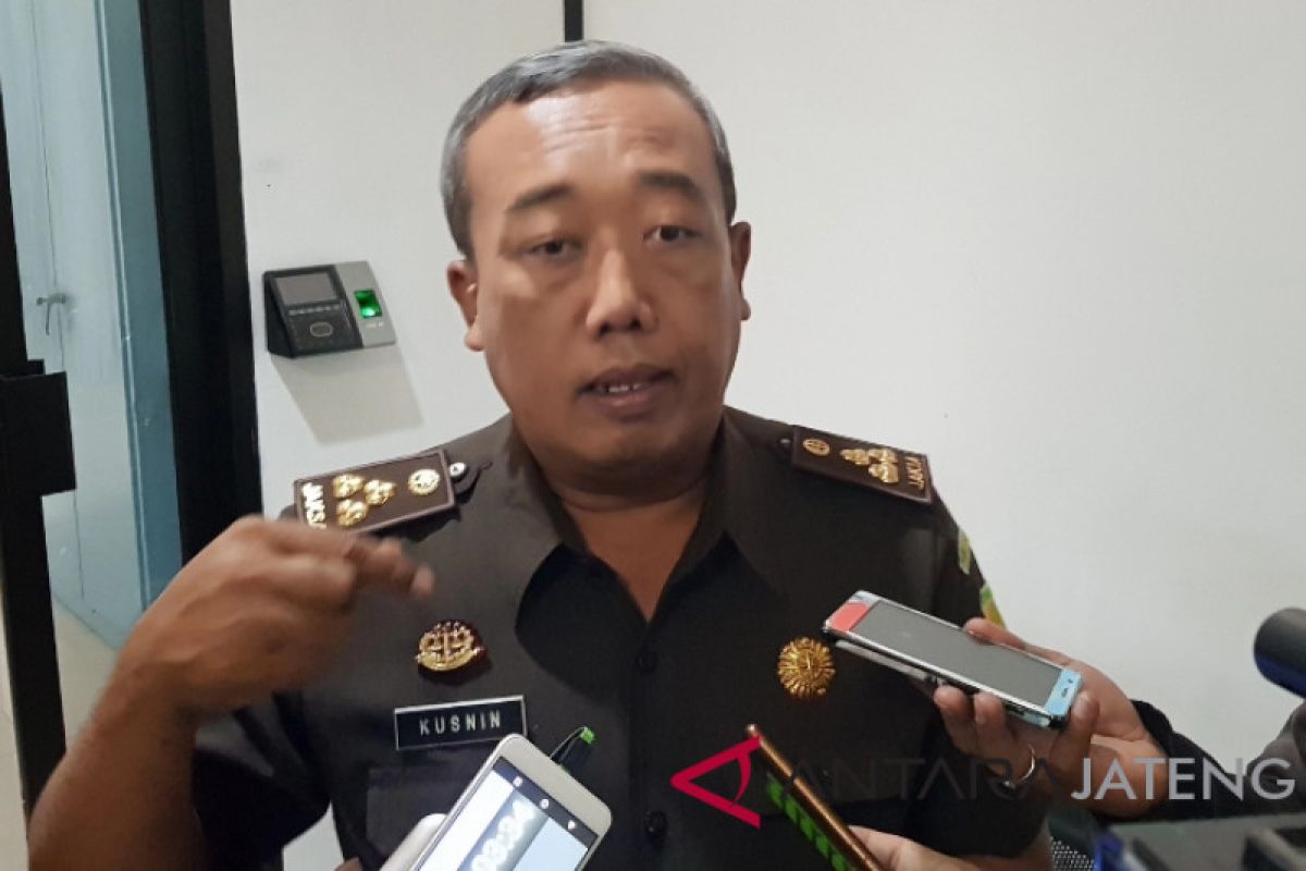 Kejaksaan Tinggi Jateng tahan Kadis Kominfo Kendal