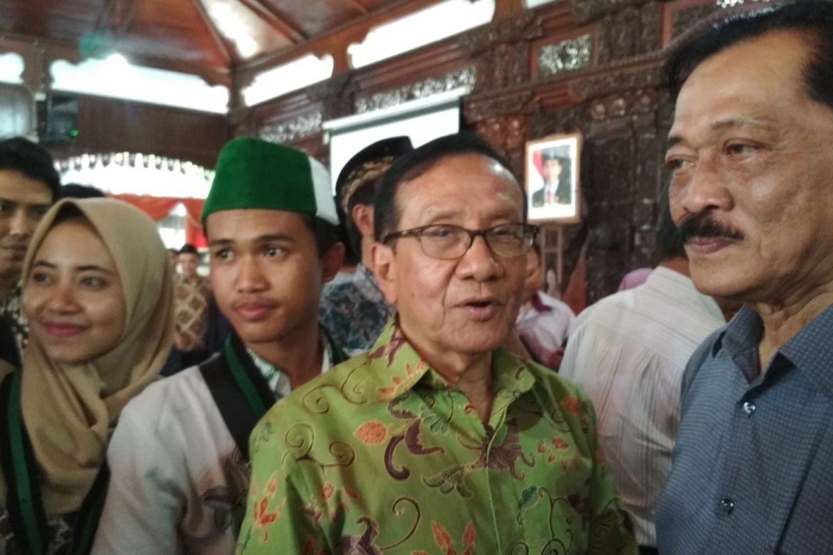 Akbar Tandjung ajak kader Golkar kerja keras