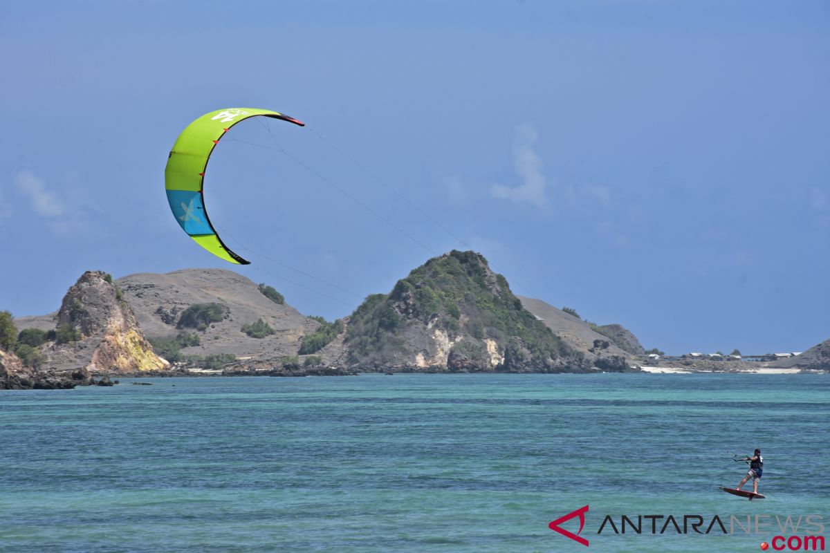 Mandalika beach getting crowded during Christmas  holidays