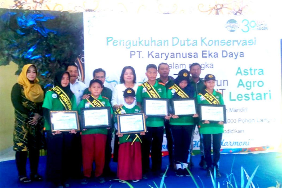 Astra Agro kukuhkan enam pelajar sebagai duta konservasi