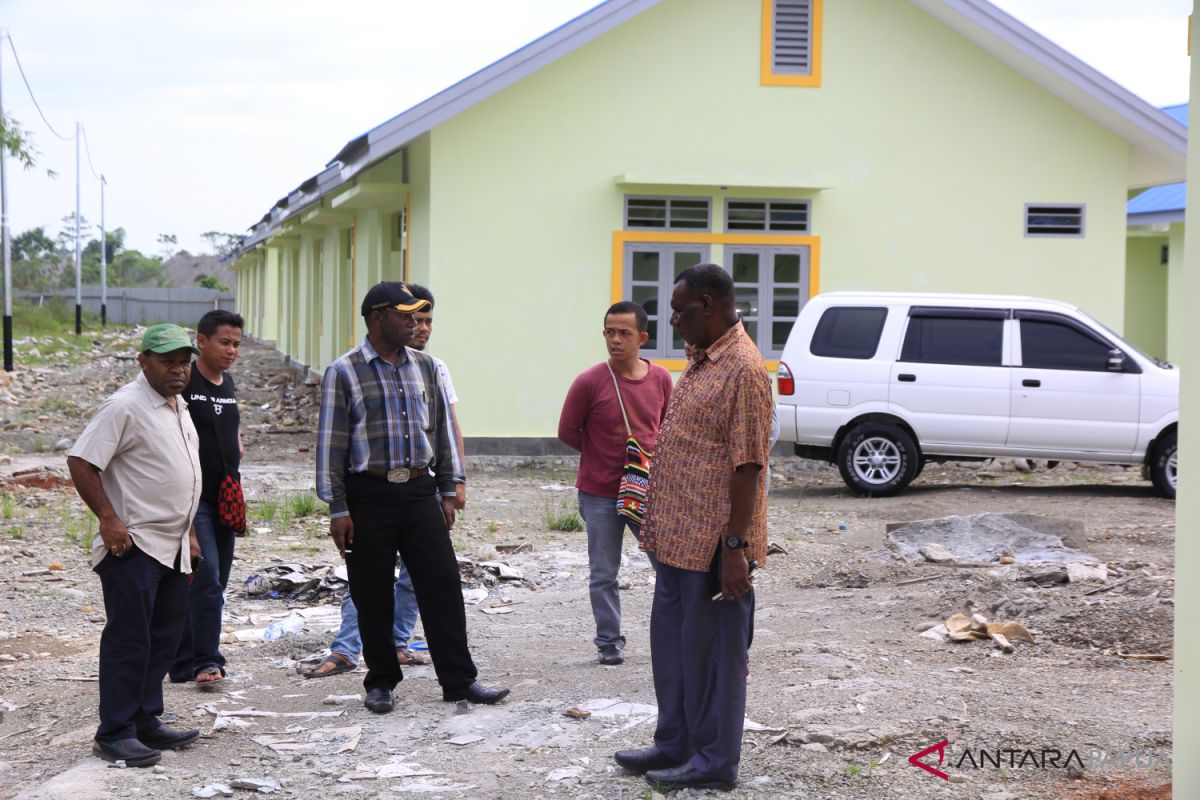 LPMAK bangun 45 rumah warga tiga kampung