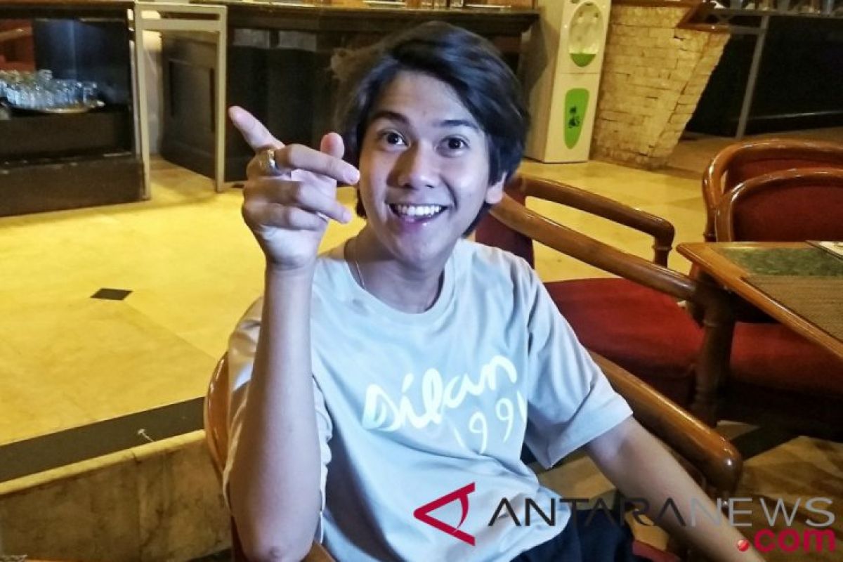 Iqbaal mengaku untuk menjadi diri sendiri dengan bermain musik