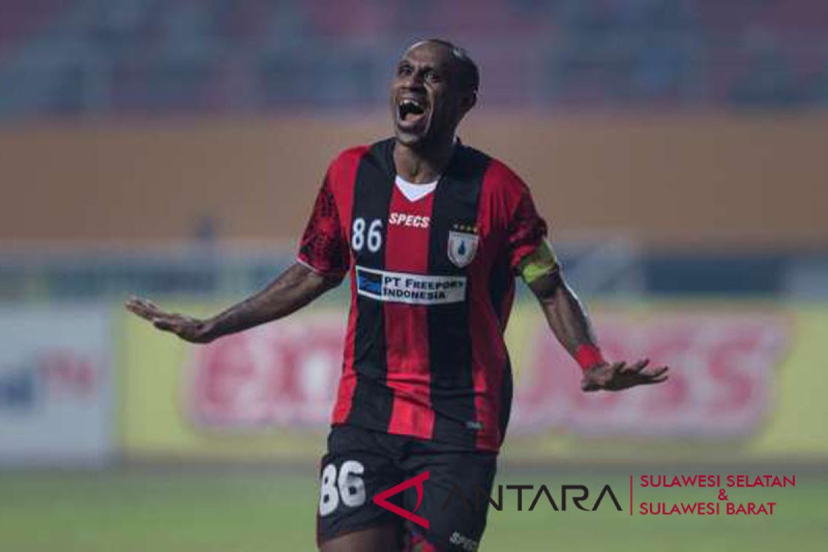 Persipura jamu Persib, tanpa Boaz Salossa