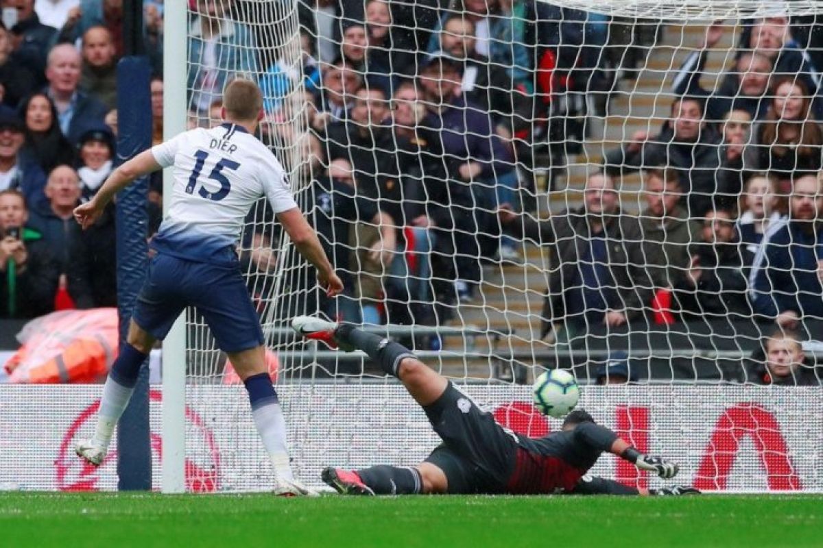 Gol tunggal Dier bawa Tottenham atasi 10 pemain Cardiff