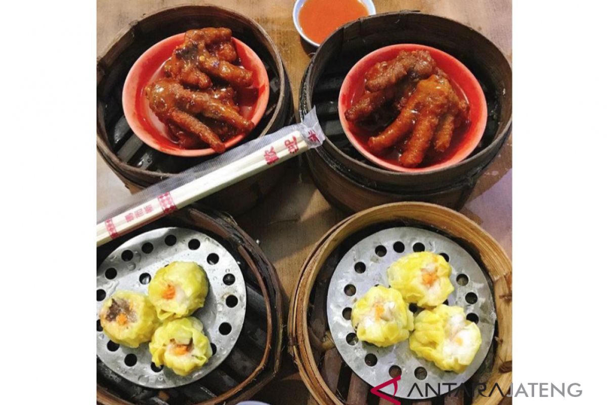 Mencicipi dim sum di kedai favorit mahasiswa