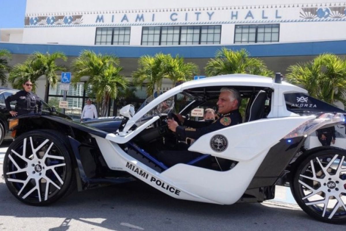 Wow, betapa keren mobil Kepolisian Miami ini