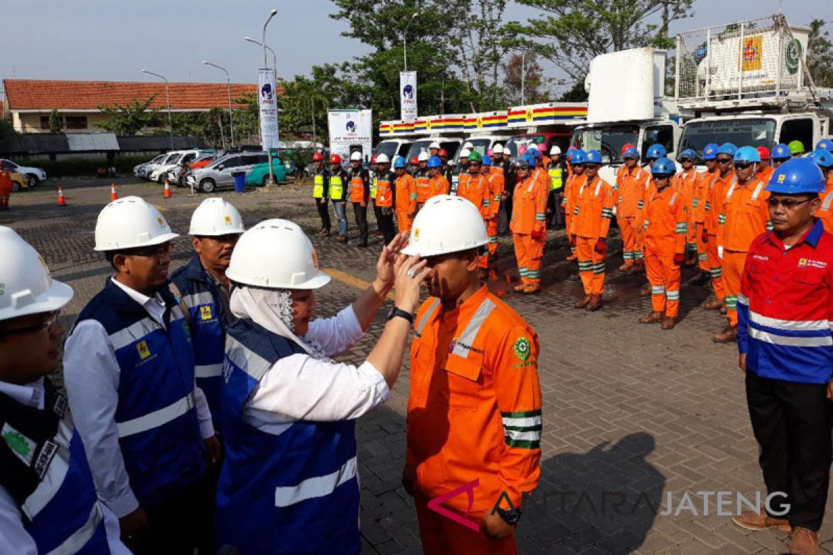 Peringati Hari Listrik, petugas PDKB garap 44 titik pekerjaan