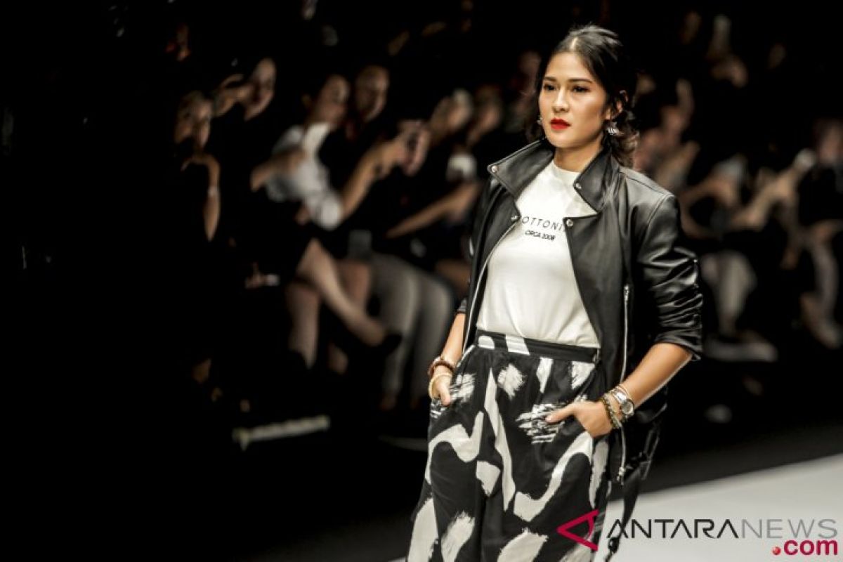 Artis Dian Sastro dan Ladya Cheryl sosok aktris yang kuat