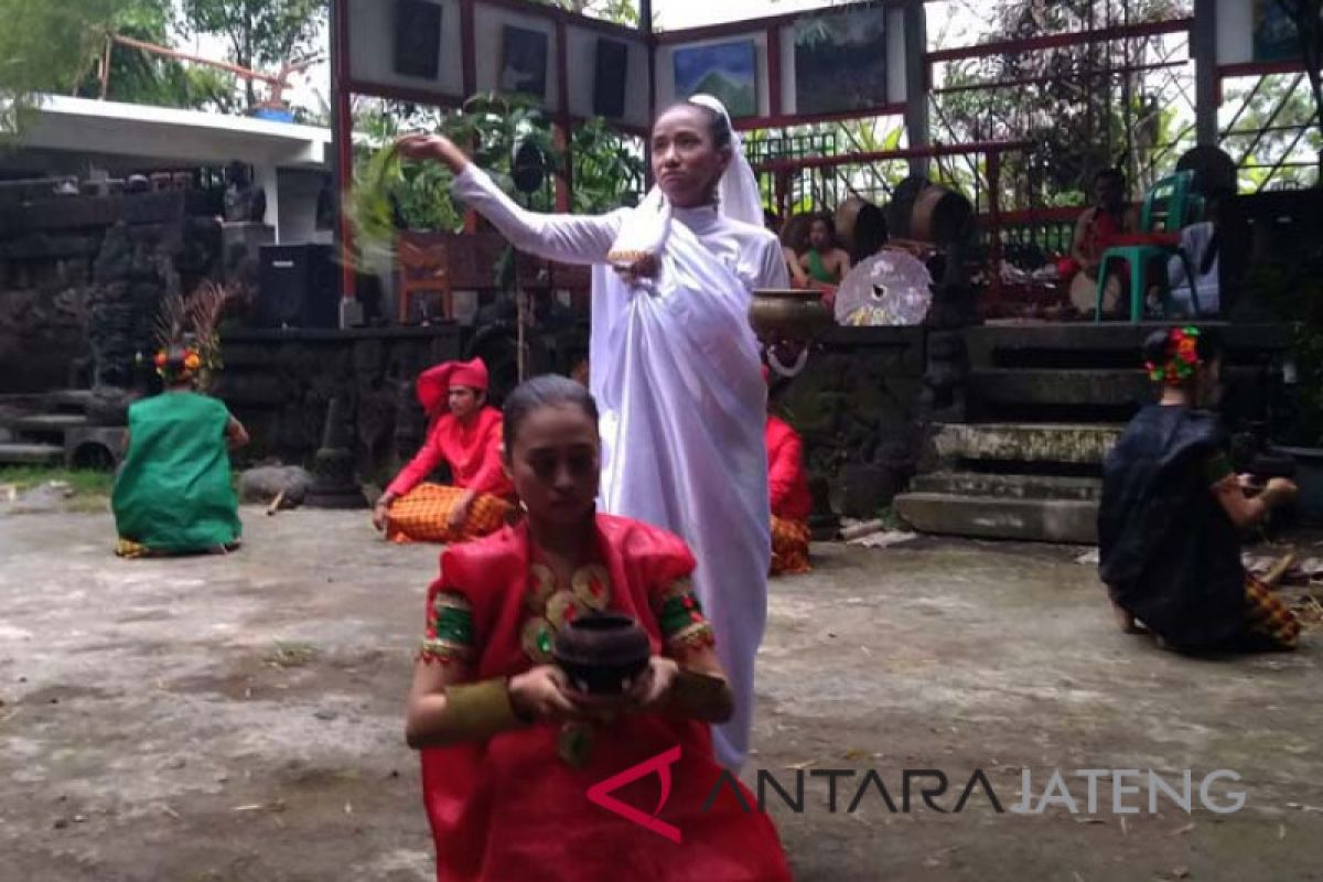 Seniman Bulukumba ekspedisi budaya di Studio Mendut