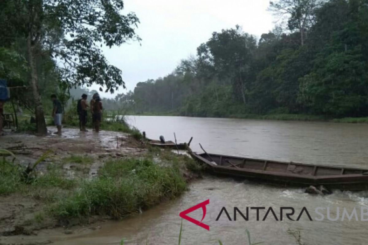 Bocah keterbelakangan mental hanyut di Sungai Kampar, belum ditemukan