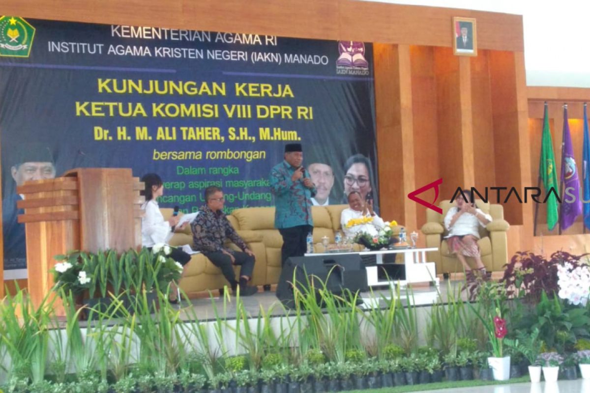 Bara Hasibuan Walewangko-Ketua Komisi VIII-Tokoh Kristen Sulut Dialog RUU pesantren