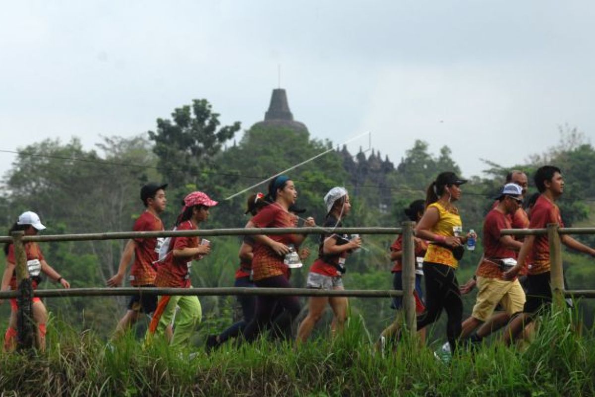 Ganjar minta Borobudur Marathon lebih melibatkan warga setempat