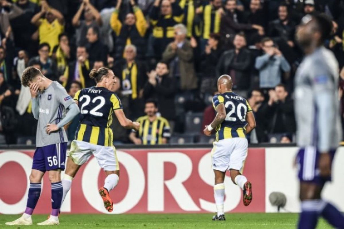 Fenerbahce tundukkan Anderlecht 2-0