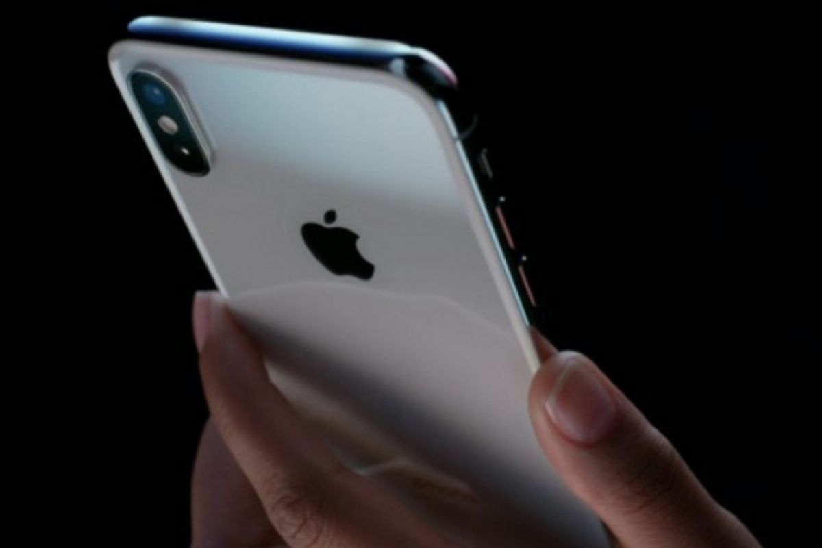 Apple temukan masalah di sejumlah model iPhone X dan MacBook