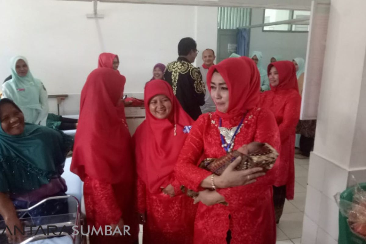 GOW Pasaman rajut tali kasih, kunjungi RSUD Lubuk Sikaping