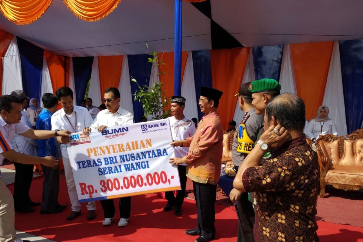 BRI serahkan CSR untuk petani serai wangi di Pasaman