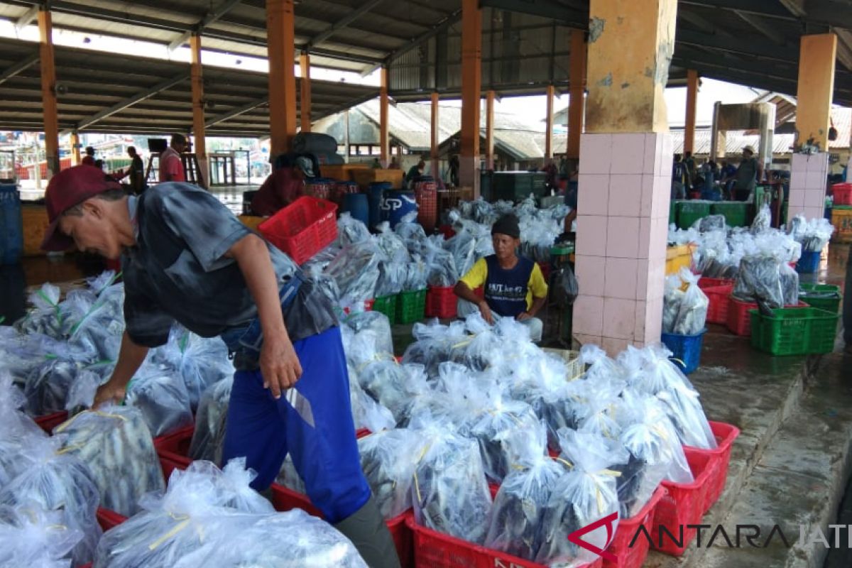 Bakul ikan Juana pilih jual di TPI Pekalongan